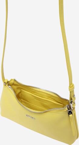 Calvin Klein - Mala de ombro 'EMMA' em amarelo