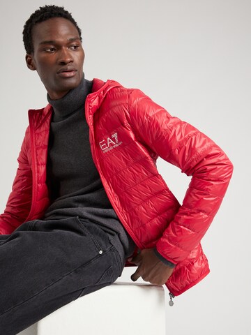 EA7 Emporio Armani - Chaqueta de invierno en rojo