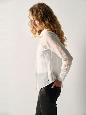 Camicia da donna di KOROSHI in bianco