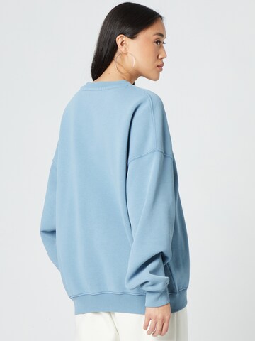 ABOUT YOU x Dardan Sweatshirt 'Jake' in Blau