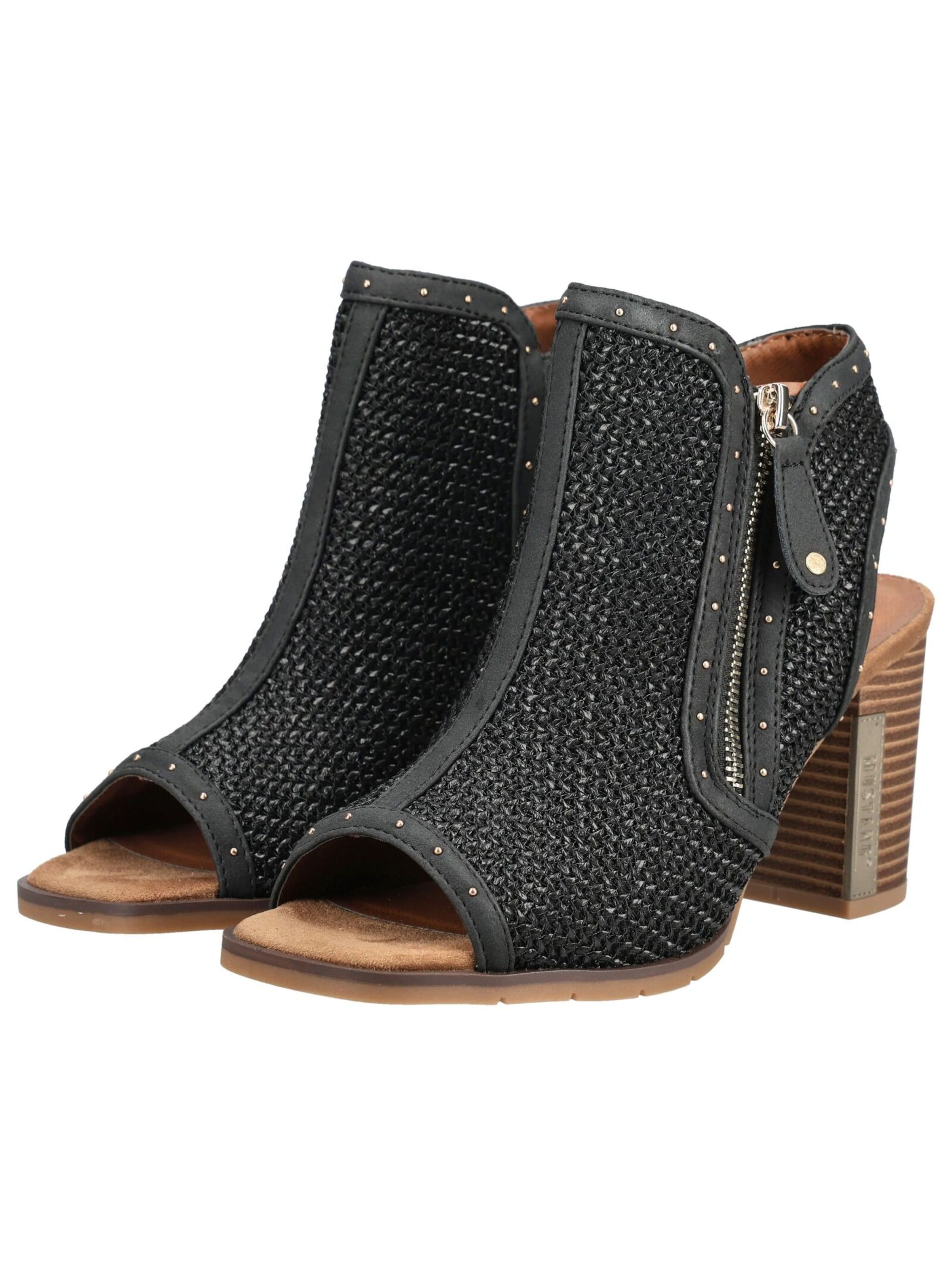 MUSTANG Sandals in Black