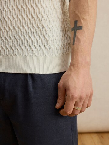 DAN FOX APPAREL Μπλουζάκι 'Manuel' σε λευκό