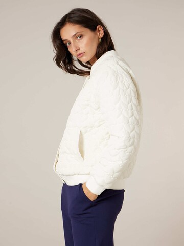 Veste mi-saison 'Lovely' Deeluxe en blanc