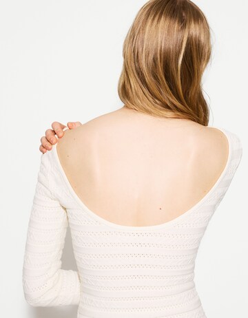 Robes en maille Bershka en beige