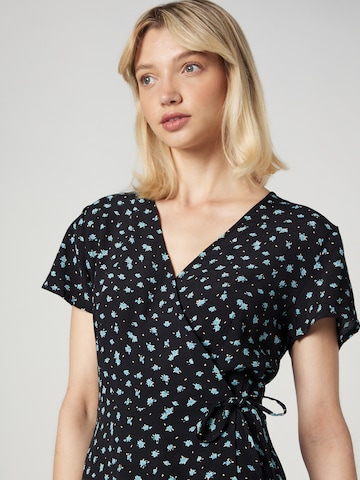 Robe 'Evelyn' A LOT LESS en noir