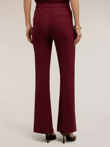 MOTIVI Flared Broek in Rood