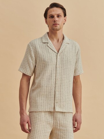 DAN FOX APPAREL - Regular Fit Camisa 'Timo' em branco: frente