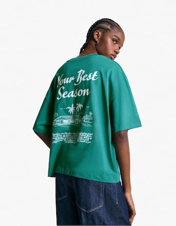 Tricou de la Bershka pe verde: față