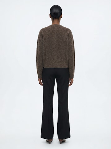 The Base Theory Разкроени Панталон 'FLARED PANTS' в черно