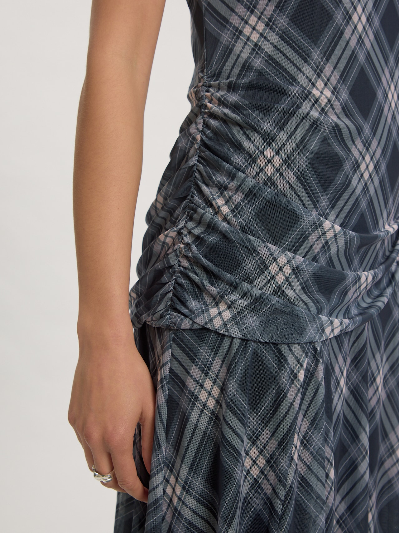 EDITED Novedades Vestido 'Anya' gris