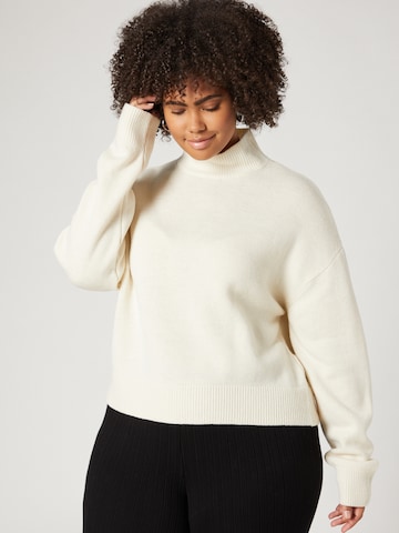 Pull-over 'Frey' A LOT LESS en blanc : devant