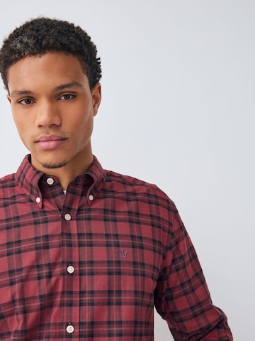 Next Средняя посадка Рубашка в Красный