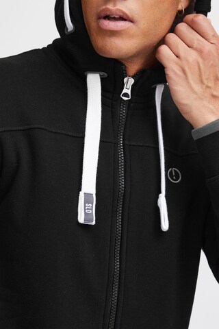 !Solid Zip-Up Hoodie 'BenjaminZip Pile' in Black