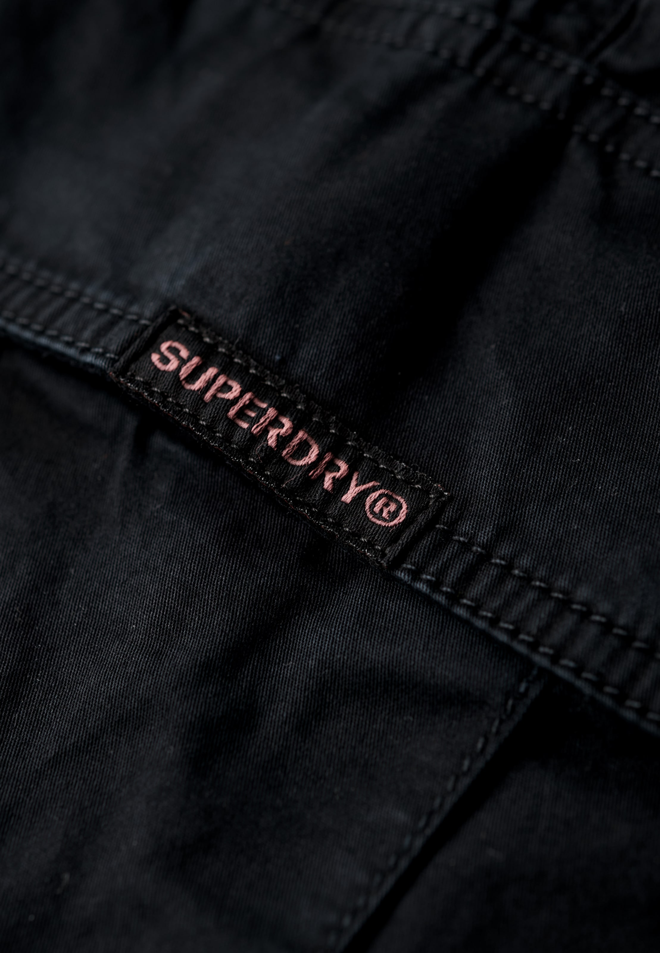 Superdry Regular Cargobroek in Zwart