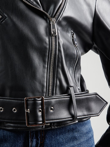 Calvin Klein JeansPrijelazna jakna - crna boja