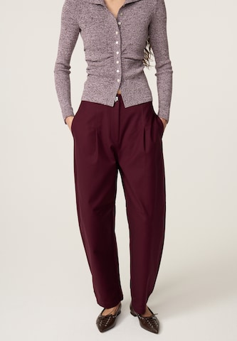 Fabienne Chapot Tapered Broek in Rood: voorkant