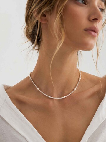 RteRme - Cadena 'Magnetic Clasp Pearl Necklace' en blanco: frente