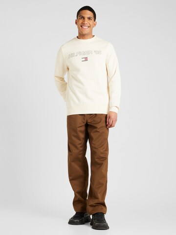 TOMMY HILFIGERSweater majica '85' - bež boja