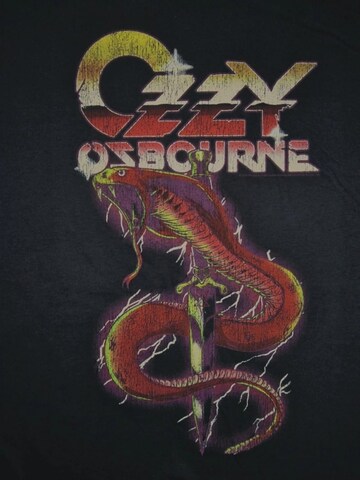 Maglietta 'Ozzy Osbourne Snake T-Shirt' di Ozzy Osbourne in nero