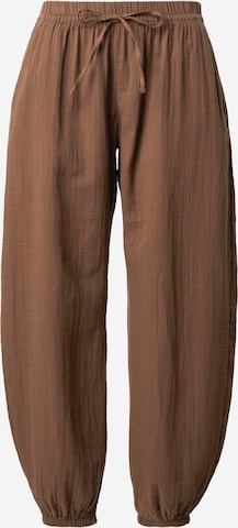 GAP Tapered Housut värissä ruskea: etupuoli