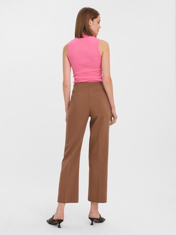 Loosefit Pantalon à plis 'Sandy' VERO MODA en marron