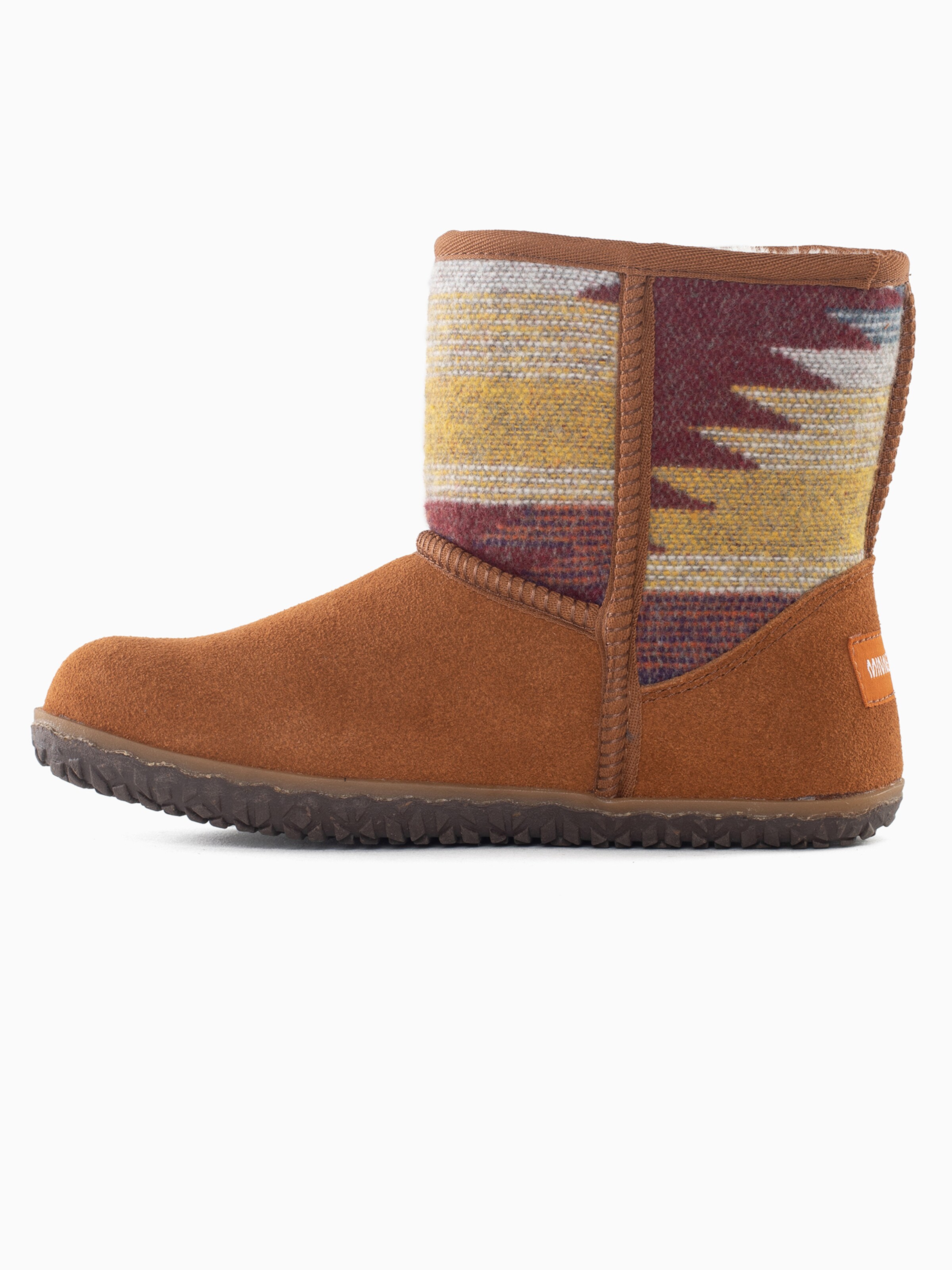 Botine 'Tali' de la Minnetonka pe maro