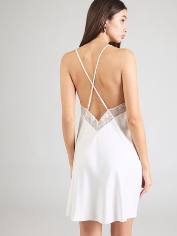 Lenjerie sexy 'Peonie' de la Hunkemöller pe alb