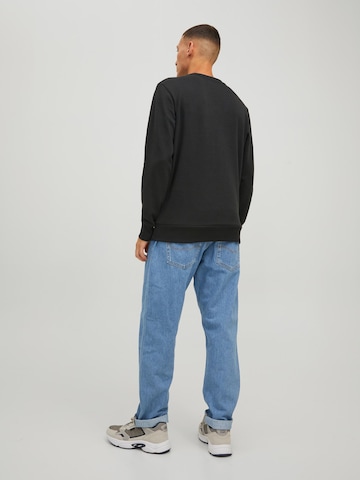 JACK & JONES Sweatshirt i svart