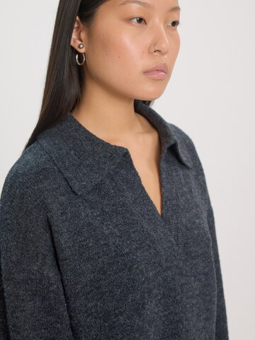 Pull-over 'Taria' EDITED en gris
