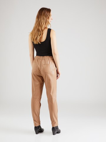 Regular Pantalon Molly BRACKEN en beige