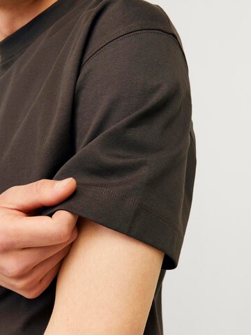 JACK & JONES Футболка 'JJEUrban Edge' в Коричневый