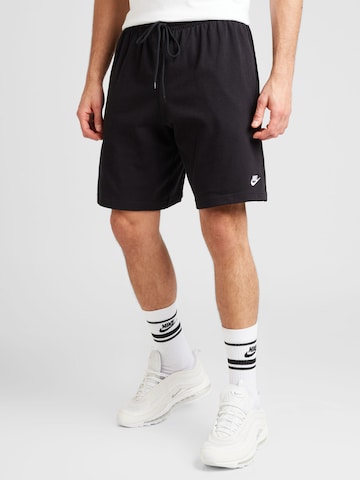 Regular Pantaloni 'Club' de la Nike Sportswear pe negru: față