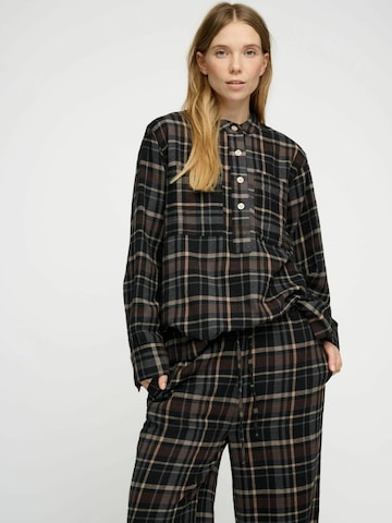 moshi moshi mind Shirt in Bruin: voorkant