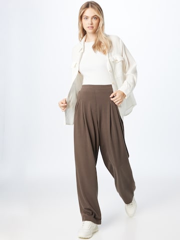 Wide leg Pantaloni cutați 'Madame' de la Liv Bergen pe maro