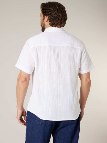 Coupe regular Chemise 'Squizz' Deeluxe en blanc
