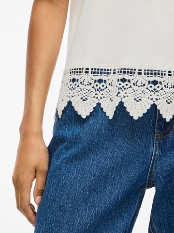 T-shirt 'VIPAVIA' VILA en blanc