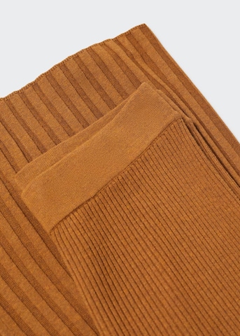 MANGO Rozkloszowany krój Spodnie 'Layers' w kolorze brązowy