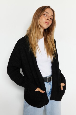 Trendyol Cardigan i sort: forside