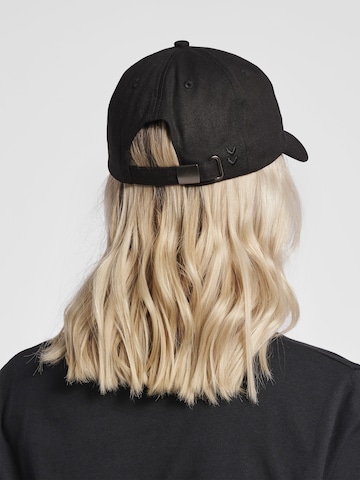 Hummel Cap in Black