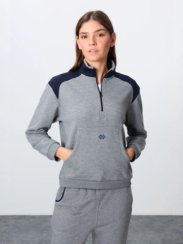 Tommy Life - Fato de jogging em cinzento