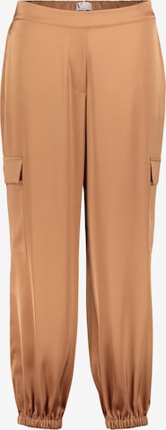 Vera Mont Regular Pants in Brown: front