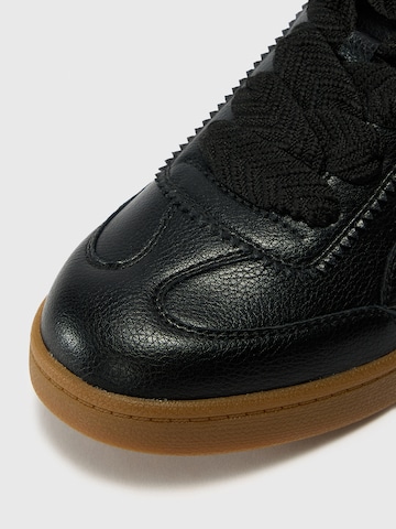 BUFFALO Låg sneaker 'Liberty One' i svart