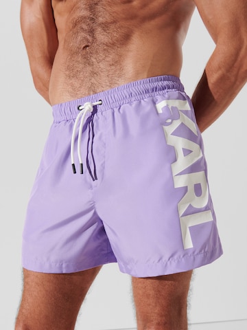 Shorts de bain Karl Lagerfeld en violet : devant