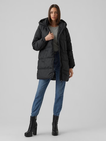 VERO MODA Vinterfrakke 'VMGRETAFIE' i sort