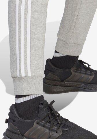 ADIDAS SPORTSWEAR Tapered Sporthose in Grau