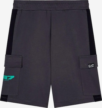 EA7 Emporio Armani Regular Broek 'EA7 EMPORIO ARMANI kids BERMUDA FELPA BERMUDA' in Grijs: voorkant