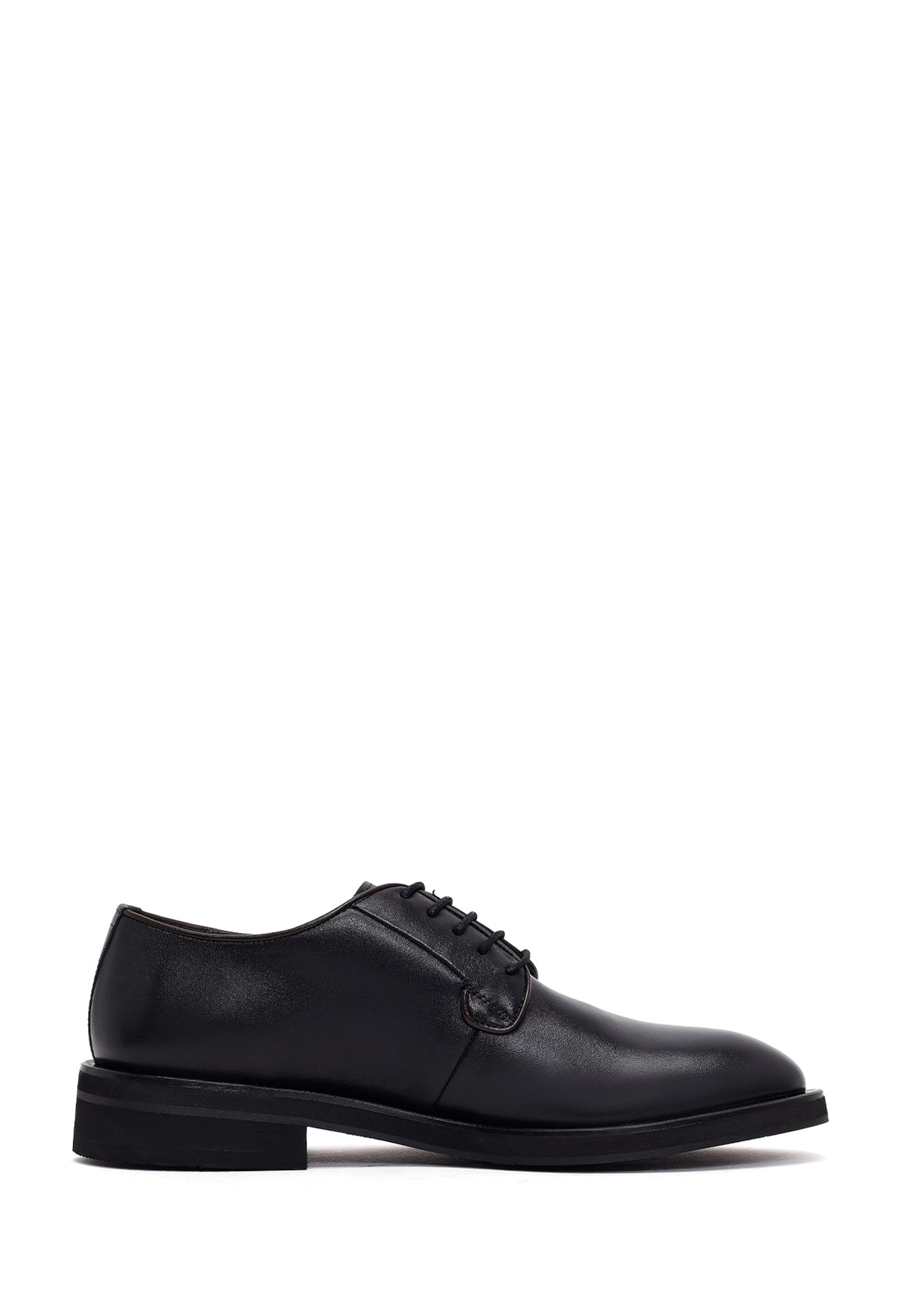 Derimod - Zapatos con cordón en negro
