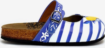 Goby Pantofle 'Women Calceo White Clogs WCAL2215 with blue stripes and lemons' – modrá: přední strana