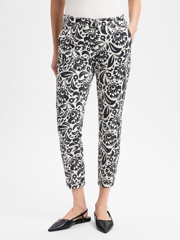 MAC Slimfit Hose in Schwarz: Vorderseite