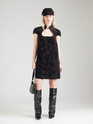 Versace Jeans CoutureHaljina - crna boja: prednji dio